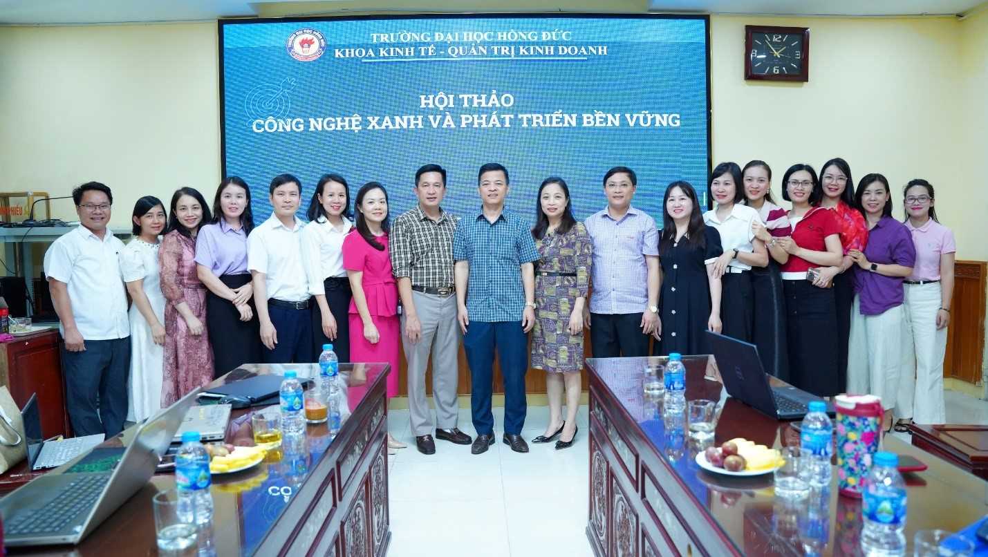 Khoa Kinh tế - QTKD tổ chức Hội thảo khoa học cấp trường lần 2 năm học 2024-2025